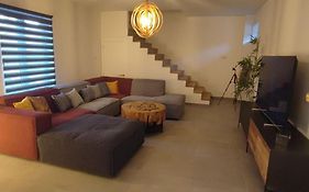 Escale Tout Confort Maison Entiere Parking Gratuit Proche Aeroport Charleroi